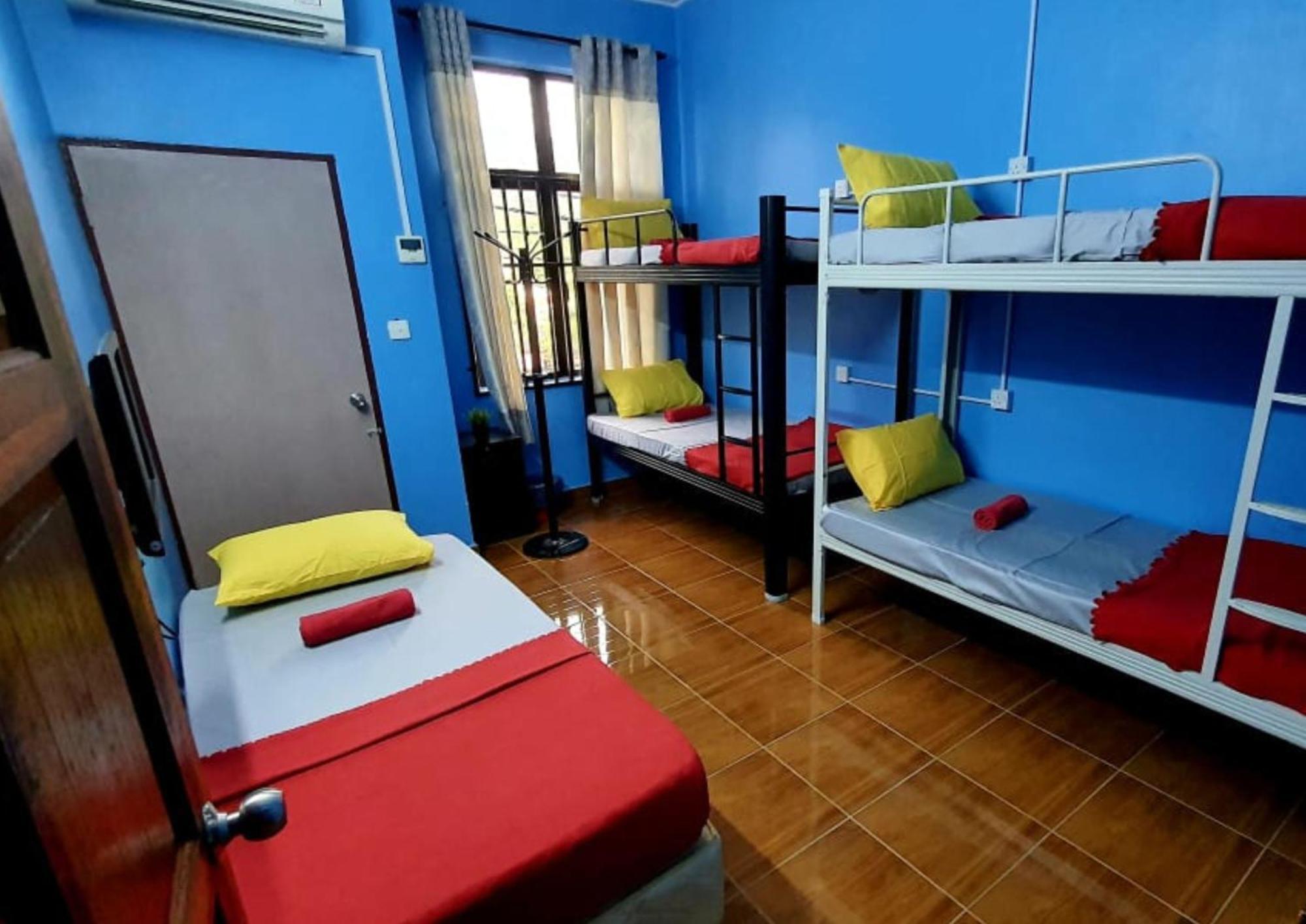 Shoplot Hostel Pangkor 卡庞帕斯班伽克 外观 照片