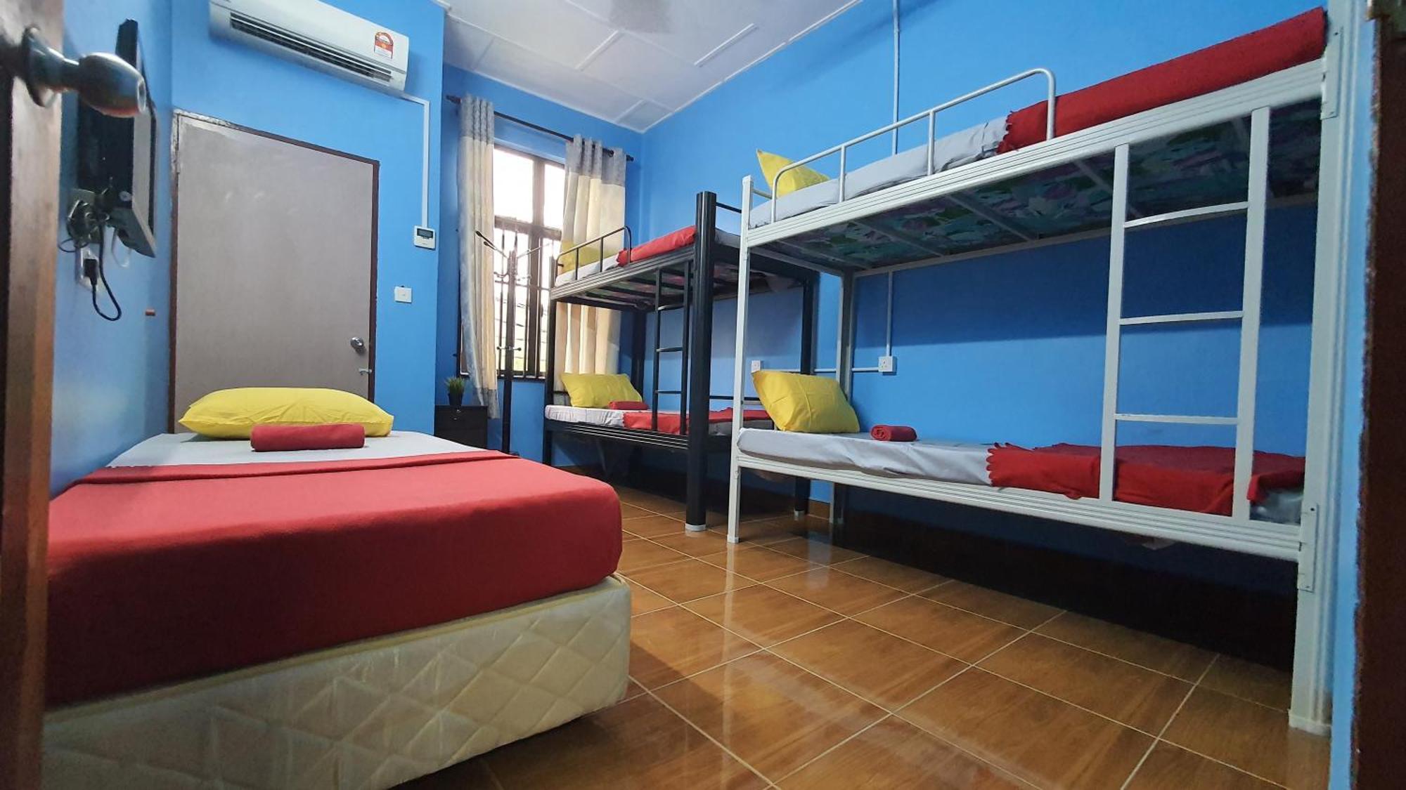 Shoplot Hostel Pangkor 卡庞帕斯班伽克 外观 照片